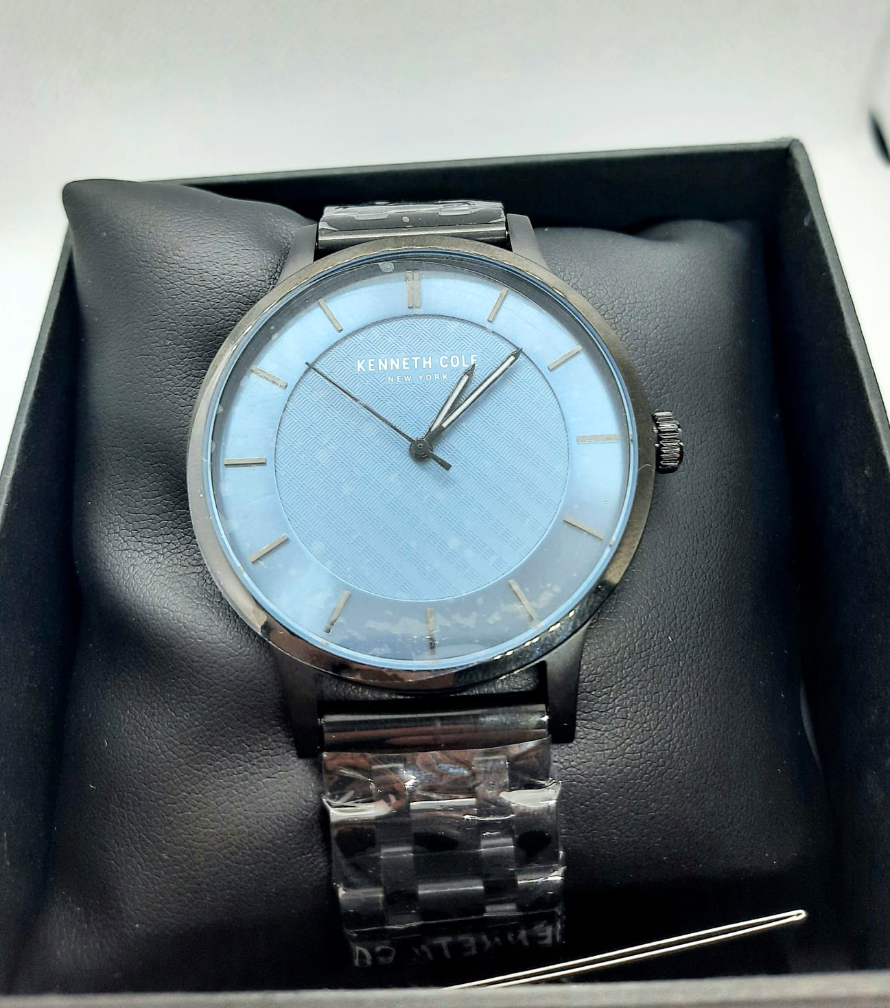 Kenneth Cole